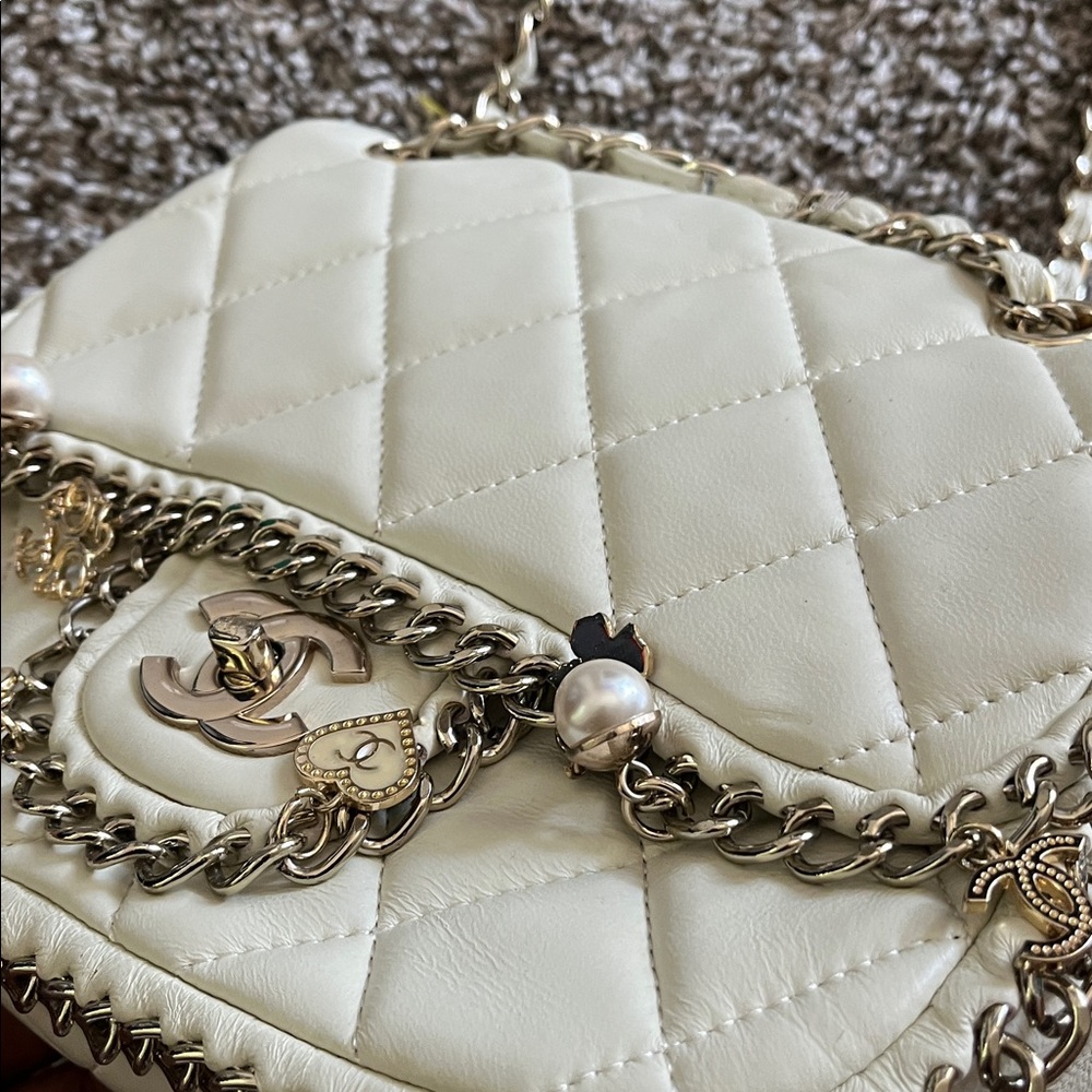 Off White Chanel Purse - Picture 3 of 11